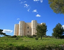 -- (Castel del Monte)